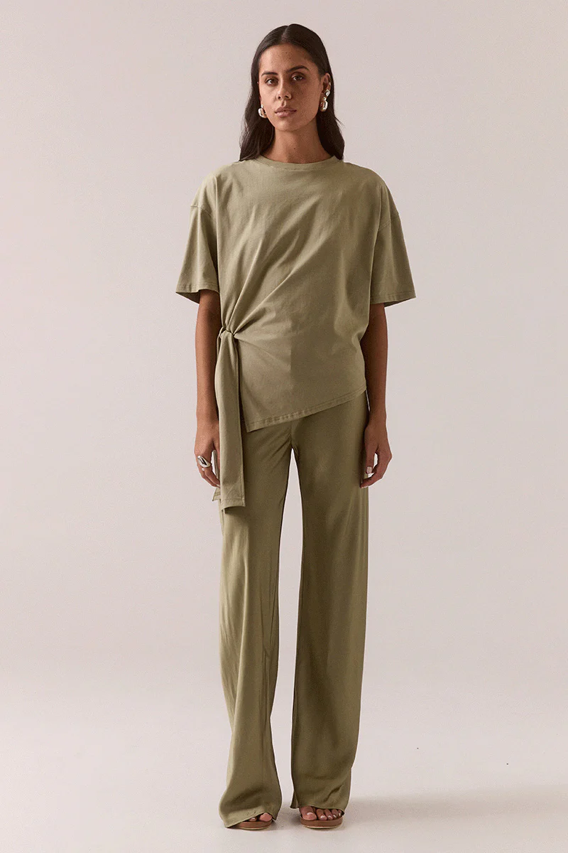BLAKE TEE - LIGHT OLIVE